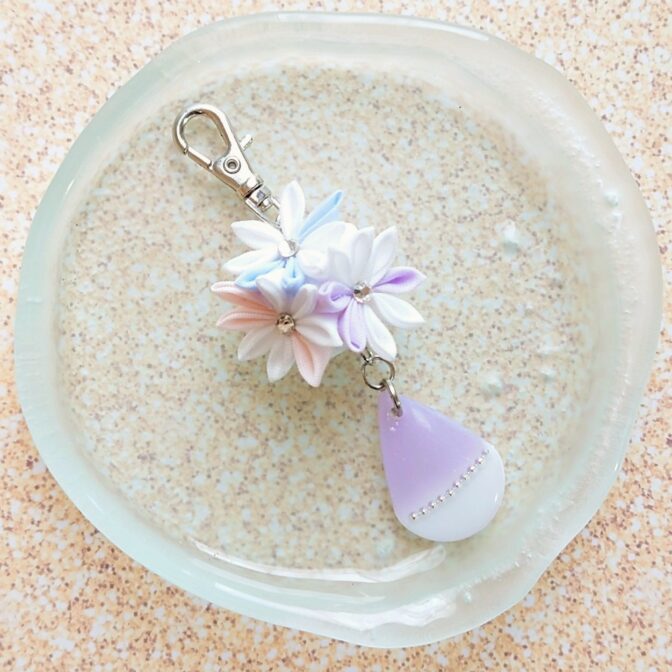 妖精の花畑（つまみ細工キーチャーム）