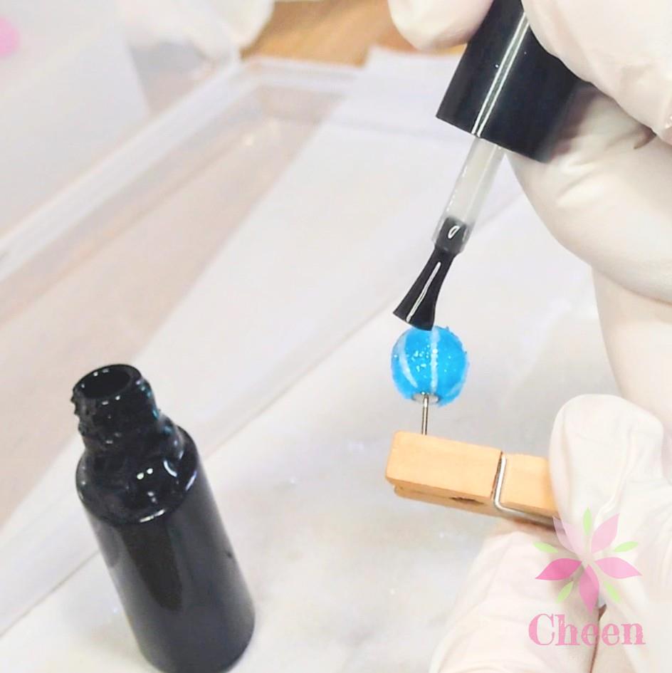 作業風景（レジンコーティング）