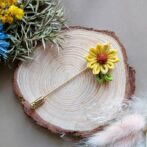 ひまわりのハットピン　つまみ細工