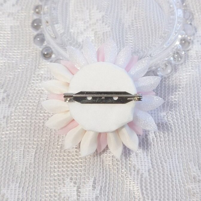 エレガントフラワーブローチ　ピンク　つまみ細工