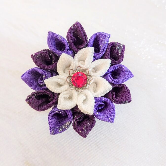 アメジスト・スカーレット(つまみ細工ブローチ)