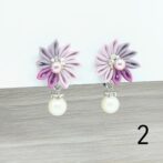 くすみカラーイヤリング（つまみ細工）