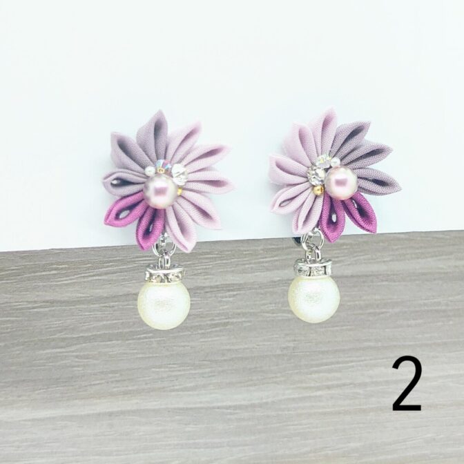 くすみカラーイヤリング（つまみ細工）