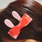 うさみみリボンのヘアクリップ（つまみ細工）