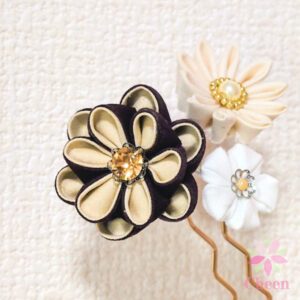 ブロード生地のつまみ細工