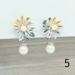 くすみカラーイヤリング（つまみ細工）