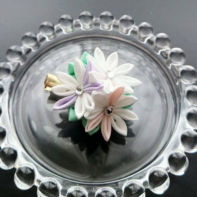 パステルフラワーのヘアクリップ　つまみ細工