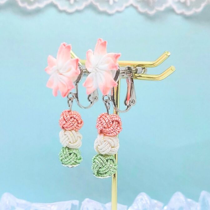お花見だんご（つまみ細工イヤリング）