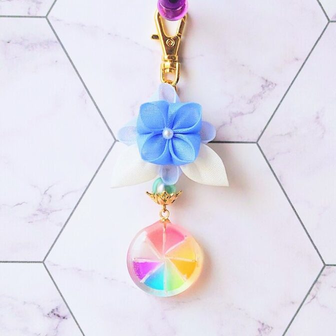 七変化(つまみ細工キーチャーム)