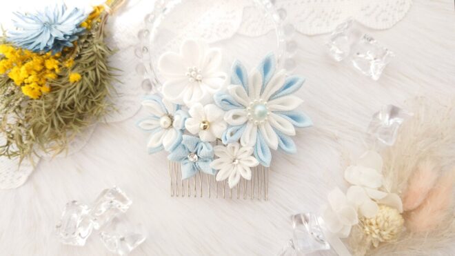 爽やかブルーのフラワーコーム　つまみ細工　一点物