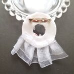 フラワーリースのエレガントブローチ　つまみ細工