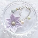 ライラックカラーのバッグチャーム　つまみ細工