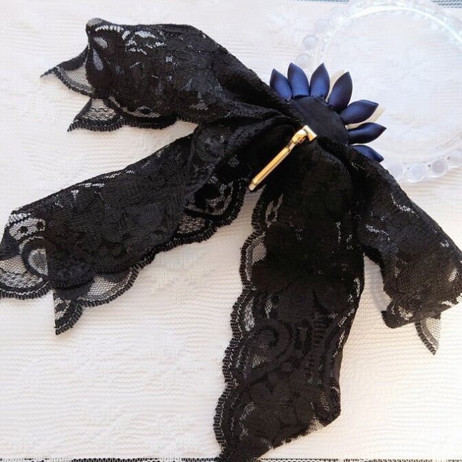月夜花と黒レースのポニーフック