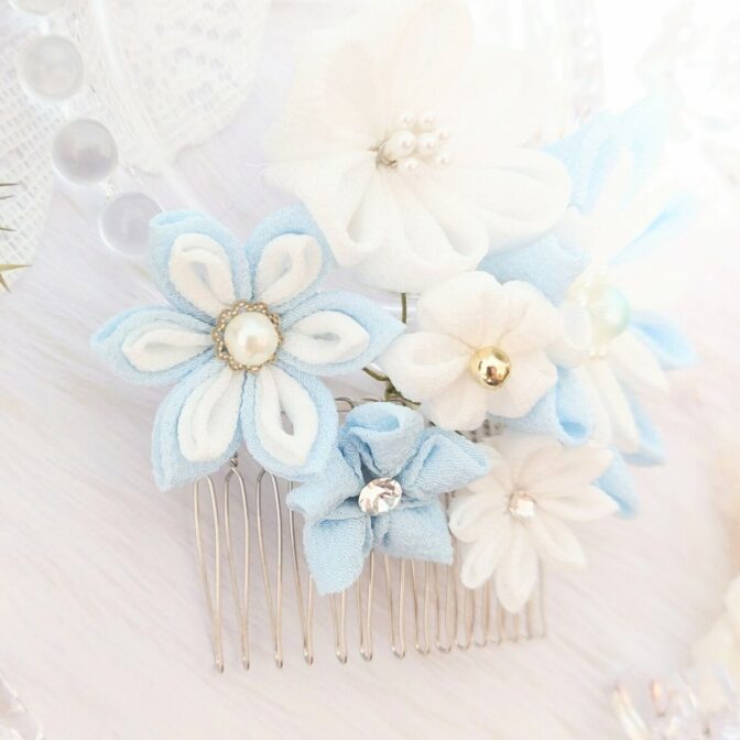 爽やかブルーのフラワーコーム つまみ細工 一点物